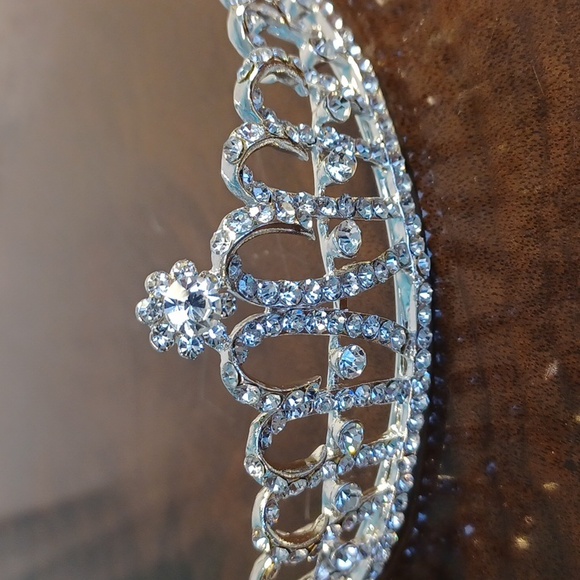 NEW. Bridal Headwear Tiera / Bride Wedding accessory 5731 - Picture 5 of 9